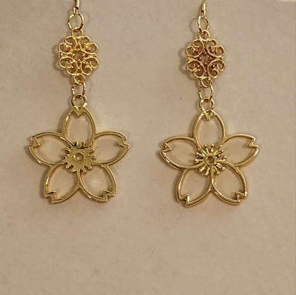 Golden Blossoms 🌸 Earrings - Picture 2 of 2